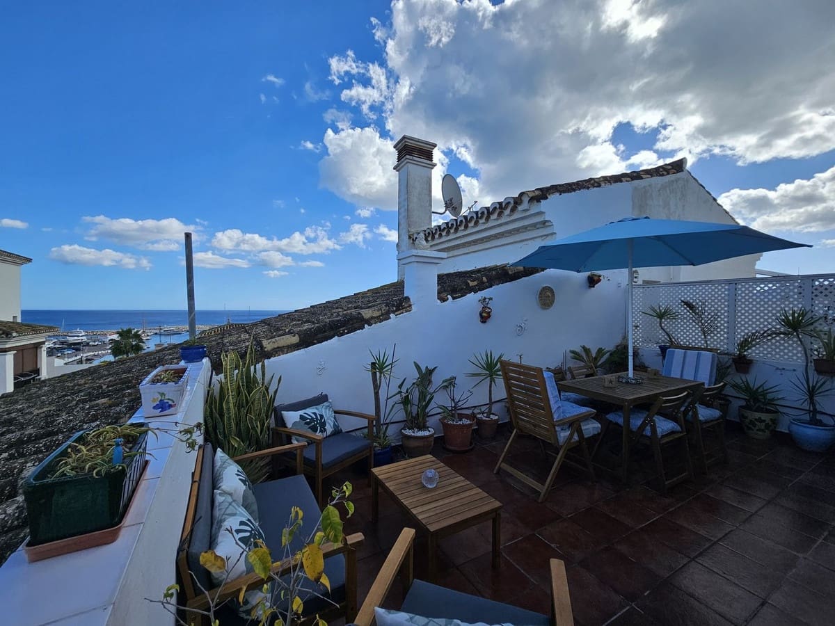 2 soverom Penthouse til salgs i La Duquesa / Puerto de la Duquesa - € 330 000 (Ref: 9389946)