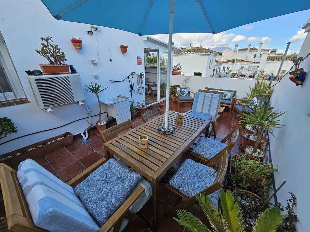 2 soverom Penthouse til salgs i La Duquesa / Puerto de la Duquesa - € 330 000 (Ref: 9389946)