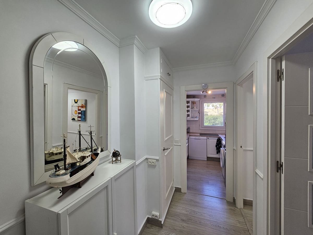 2 soveværelse Penthouse til salg i La Duquesa / Puerto de la Duquesa - € 325.000 (Ref: 9389946)