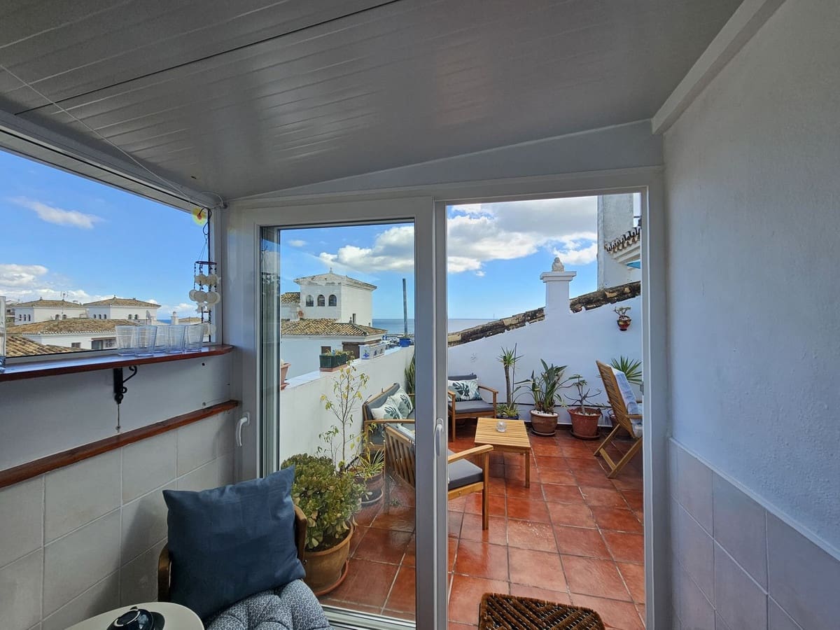 2 soveværelse Penthouse til salg i La Duquesa / Puerto de la Duquesa - € 325.000 (Ref: 9389946)