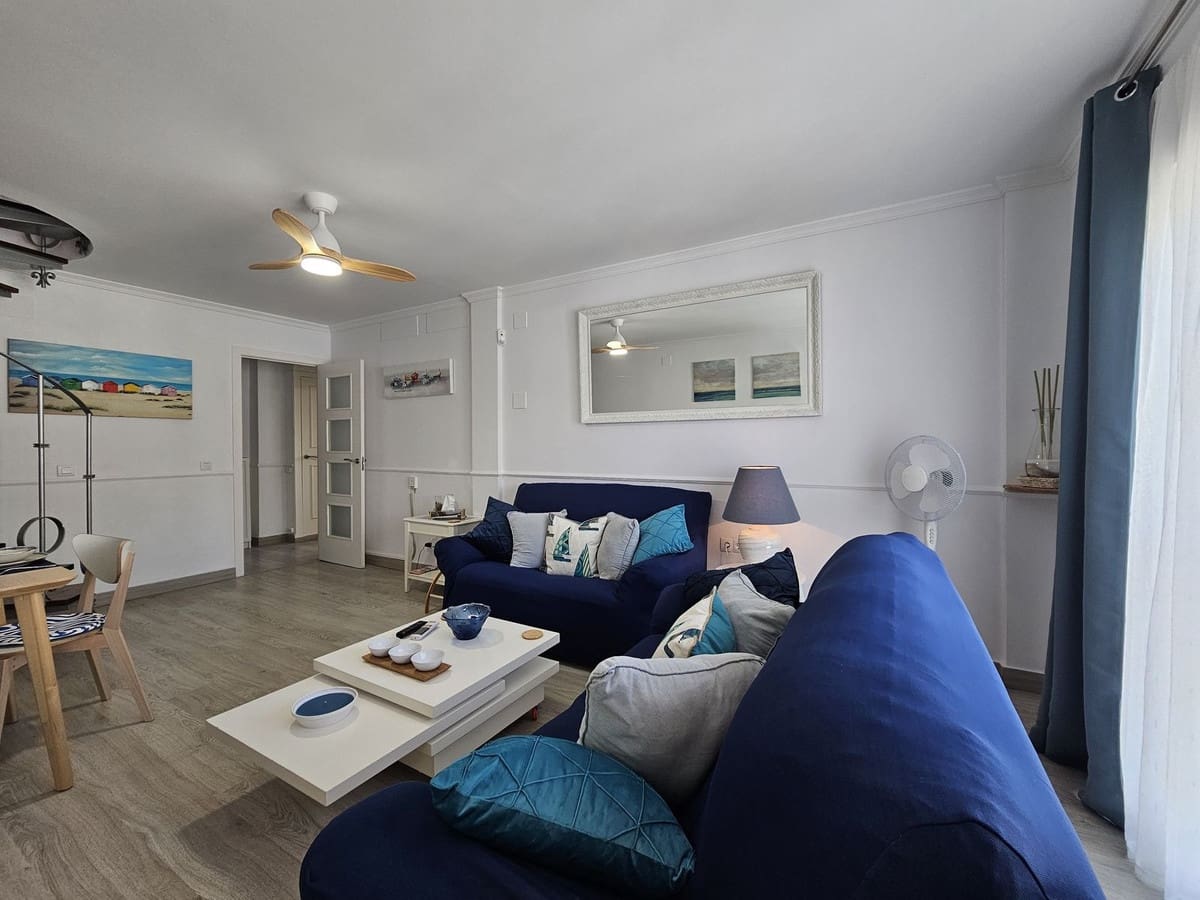 2 bedroom Penthouse for sale in La Duquesa / Puerto de la Duquesa - € 325,000 (Ref: 9389946)