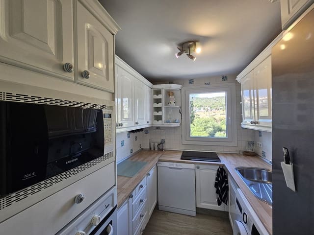 2 makuuhuone Kattohuoneisto myytävänä paikassa La Duquesa / Puerto de la Duquesa, Manilva - 325 000 € (Ref: 9389946)