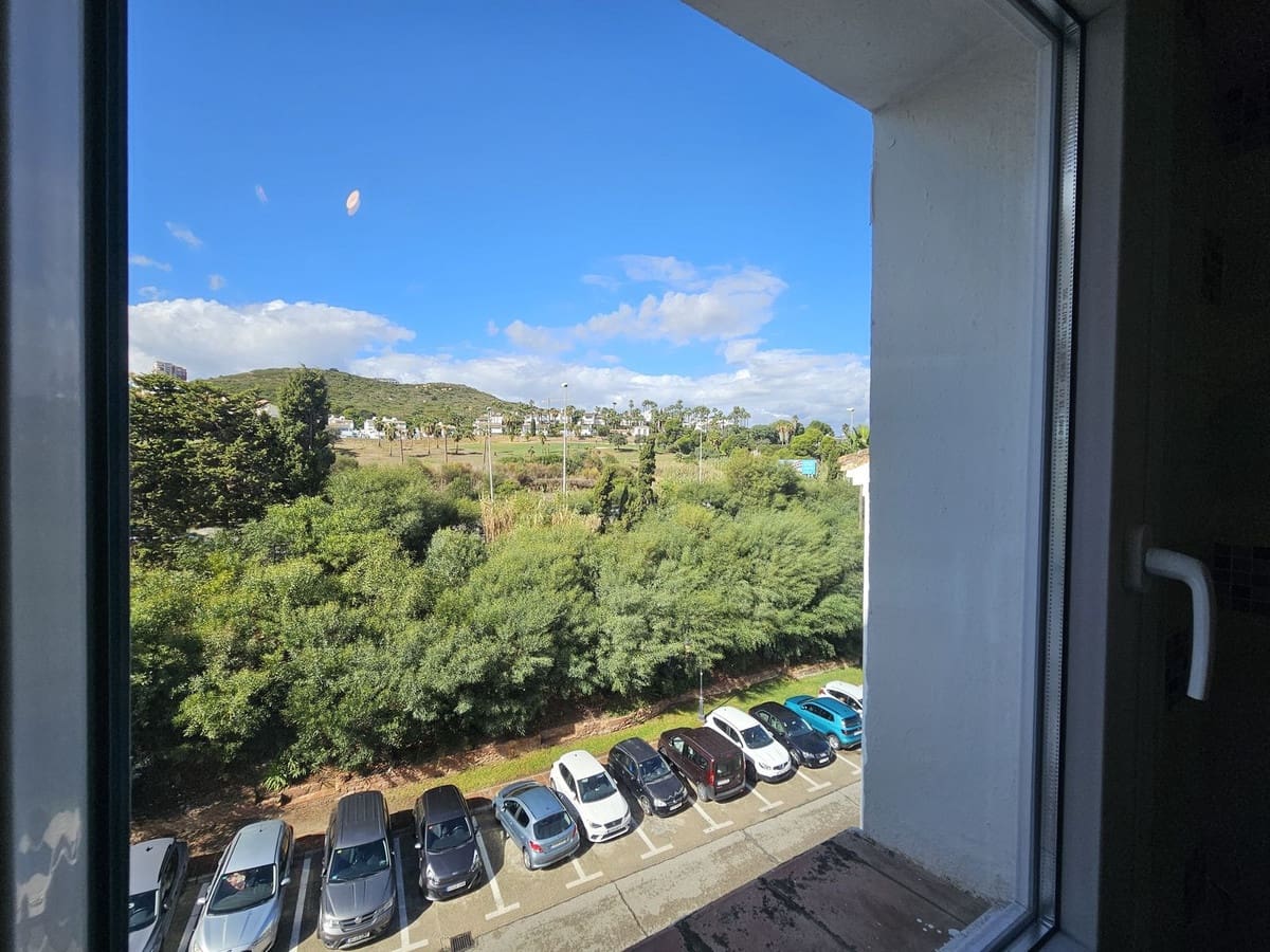 2 bedroom Penthouse for sale in La Duquesa / Puerto de la Duquesa - € 325,000 (Ref: 9389946)