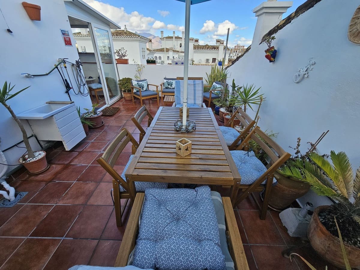 2 bedroom Penthouse for sale in La Duquesa / Puerto de la Duquesa - € 325,000 (Ref: 9389946)