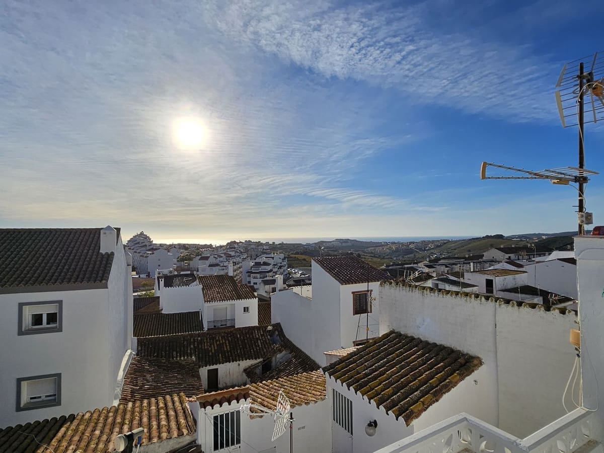 2 bedroom Townhouse for sale in Manilva - € 225,000 (Ref: 9444036)