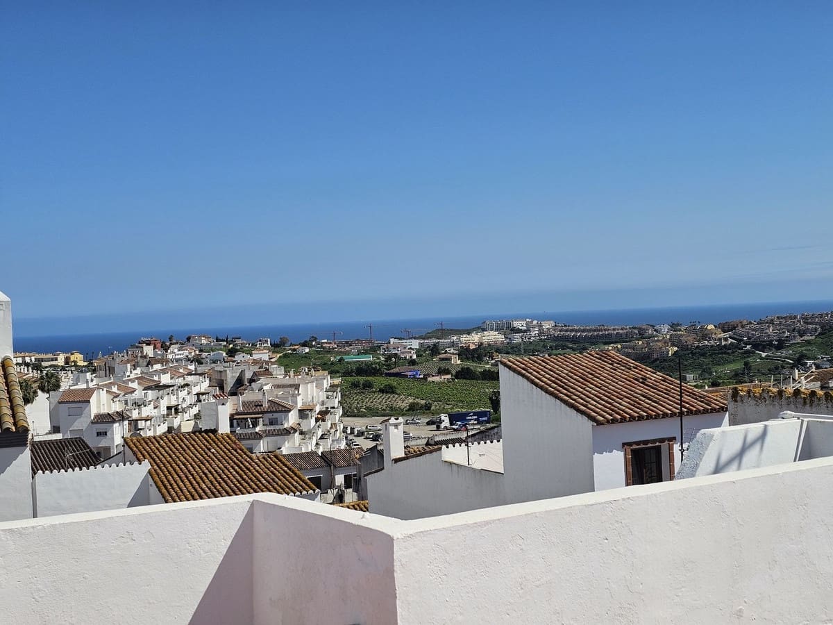2 bedroom Townhouse for sale in Manilva - € 225,000 (Ref: 9444036)