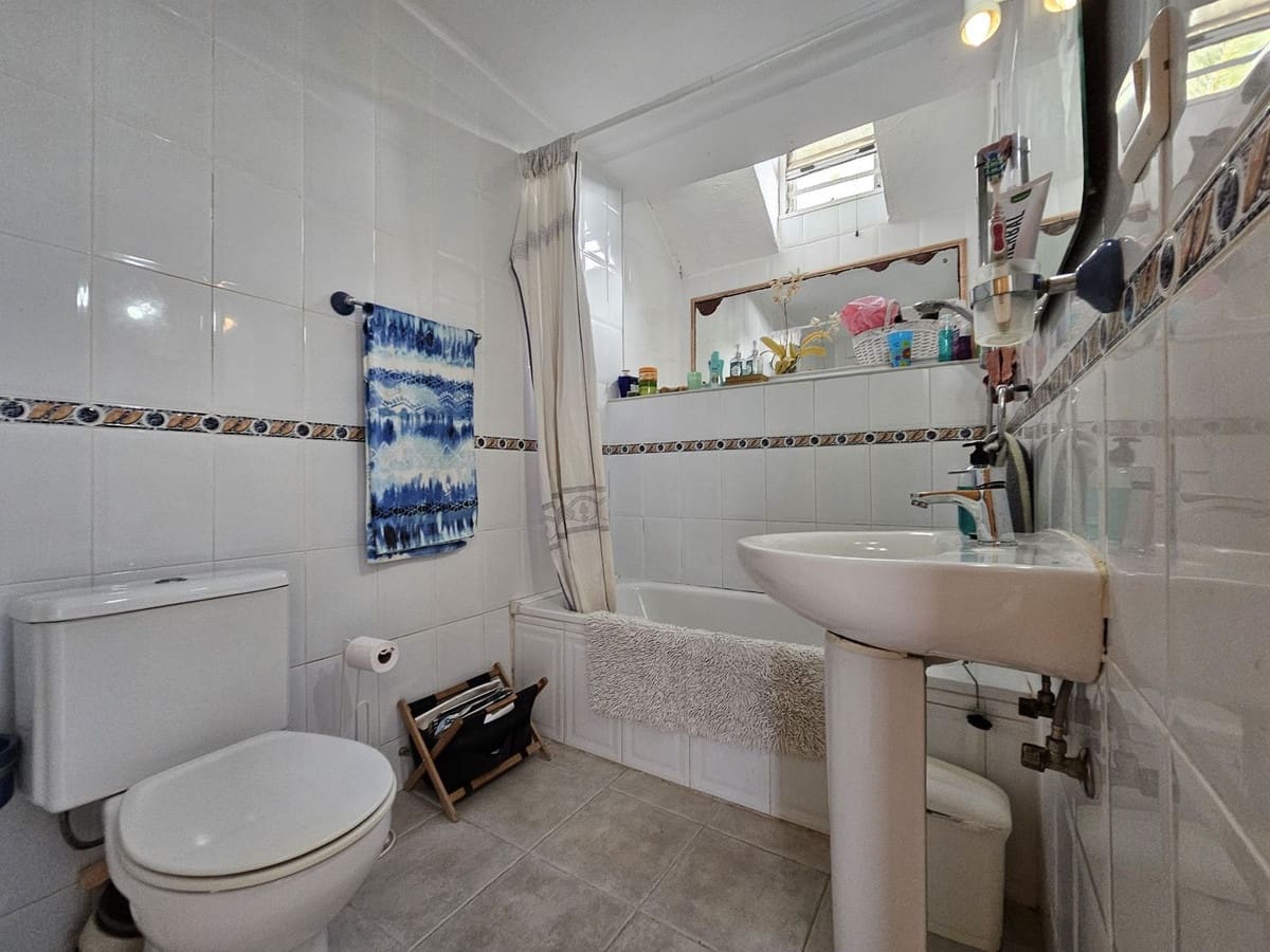 3 bedroom Townhouse for sale in Manilva with pool garage - € 395,000 (Ref: 9495589)