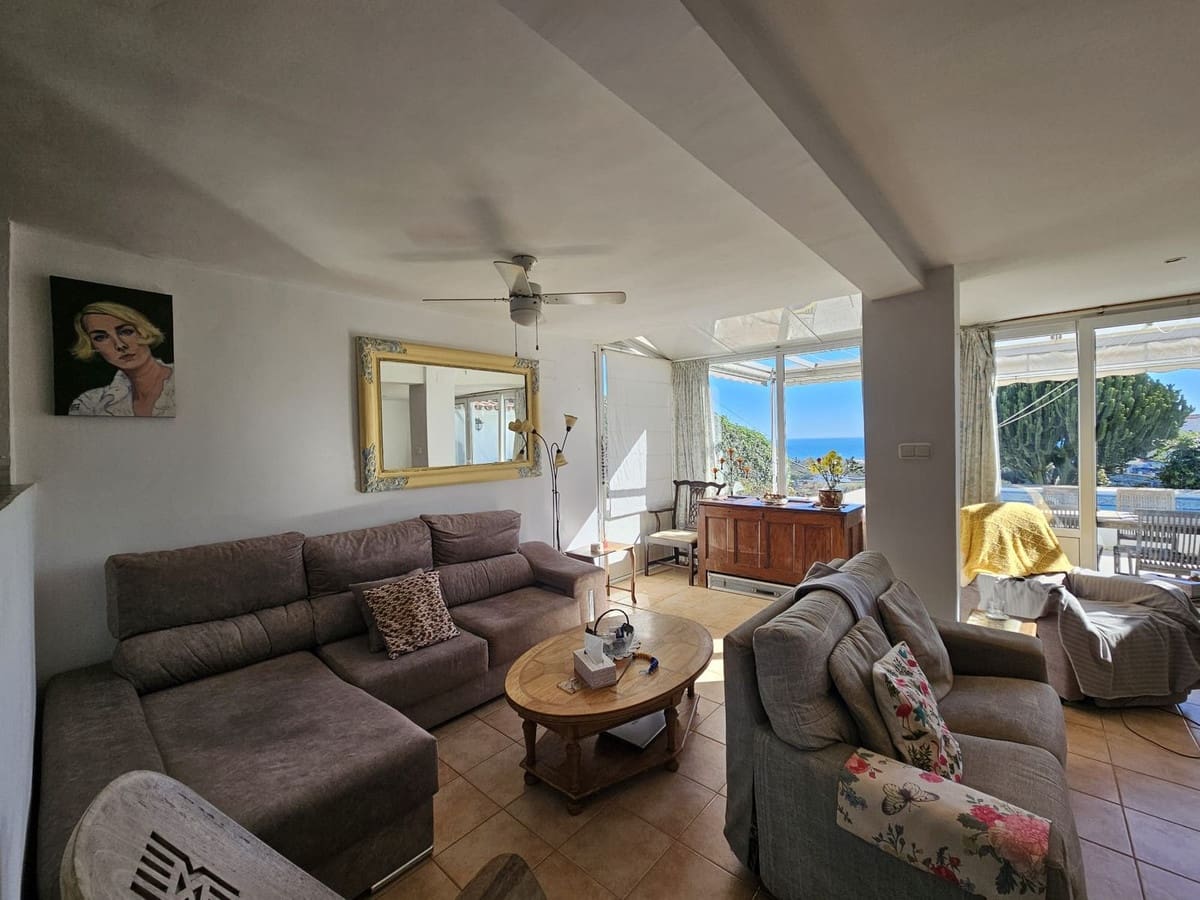 3 bedroom Townhouse for sale in Manilva with pool garage - € 395,000 (Ref: 9495589)