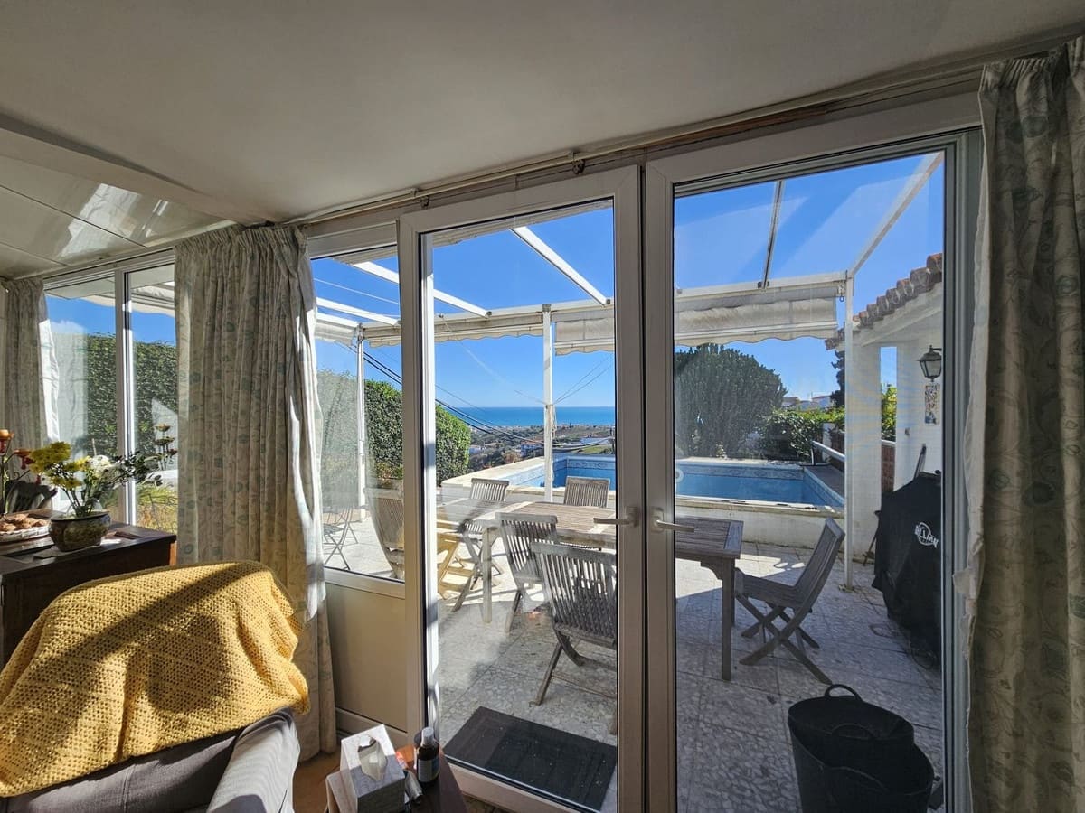 3 bedroom Townhouse for sale in Manilva with pool garage - € 395,000 (Ref: 9495589)