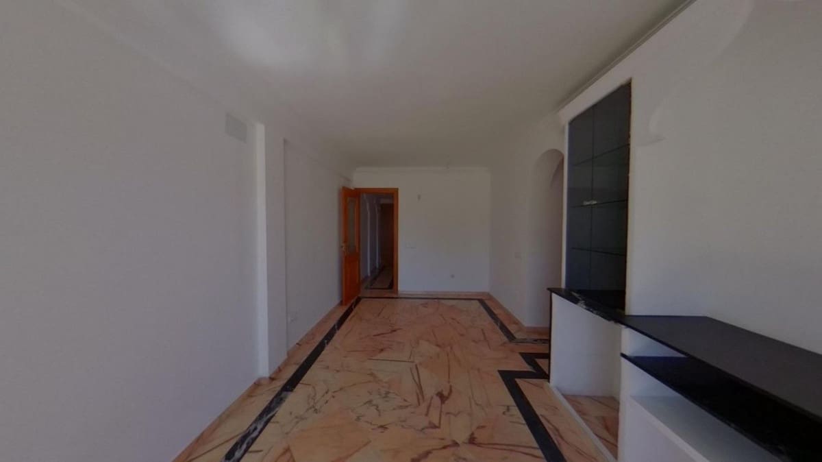 3 soveværelse Lejlighed til salg i Estepona - € 217.400 (Ref: 9509423)