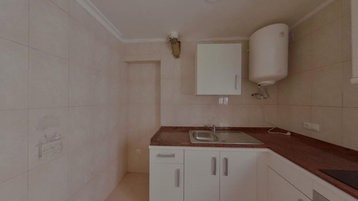3 soveværelse Lejlighed til salg i Estepona - € 217.400 (Ref: 9509423)