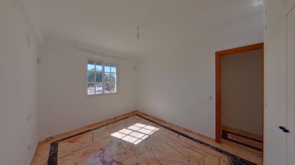 3 soveværelse Lejlighed til salg i Estepona - € 217.400 (Ref: 9509423)