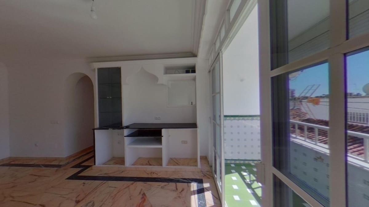 3 soveværelse Lejlighed til salg i Estepona - € 217.400 (Ref: 9509423)