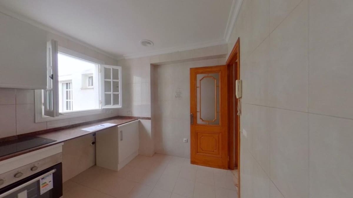 3 soveværelse Lejlighed til salg i Estepona - € 217.400 (Ref: 9509423)