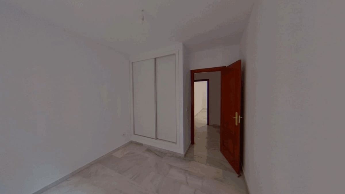 2 sovrum Lägenhet till salu i Estepona - 237 000 € (Ref: 9521914)