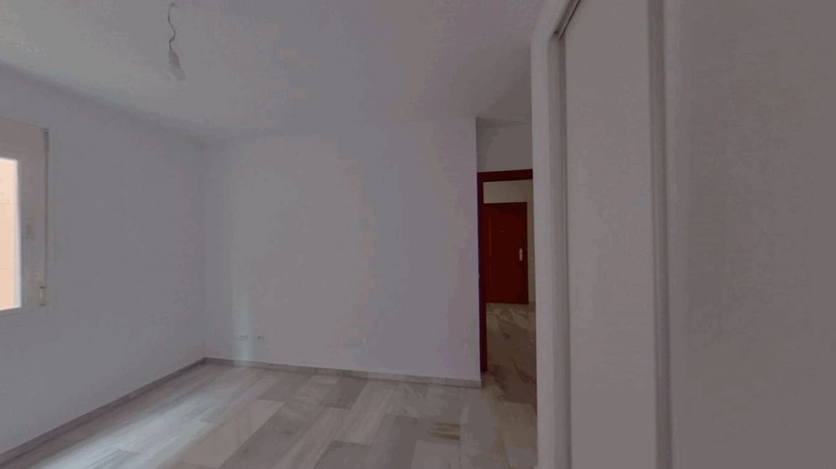 2 sovrum Lägenhet till salu i Estepona - 237 000 € (Ref: 9521914)