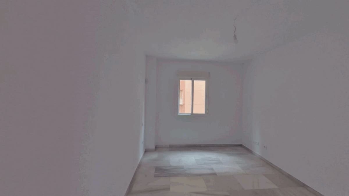 2 sovrum Lägenhet till salu i Estepona - 237 000 € (Ref: 9521914)