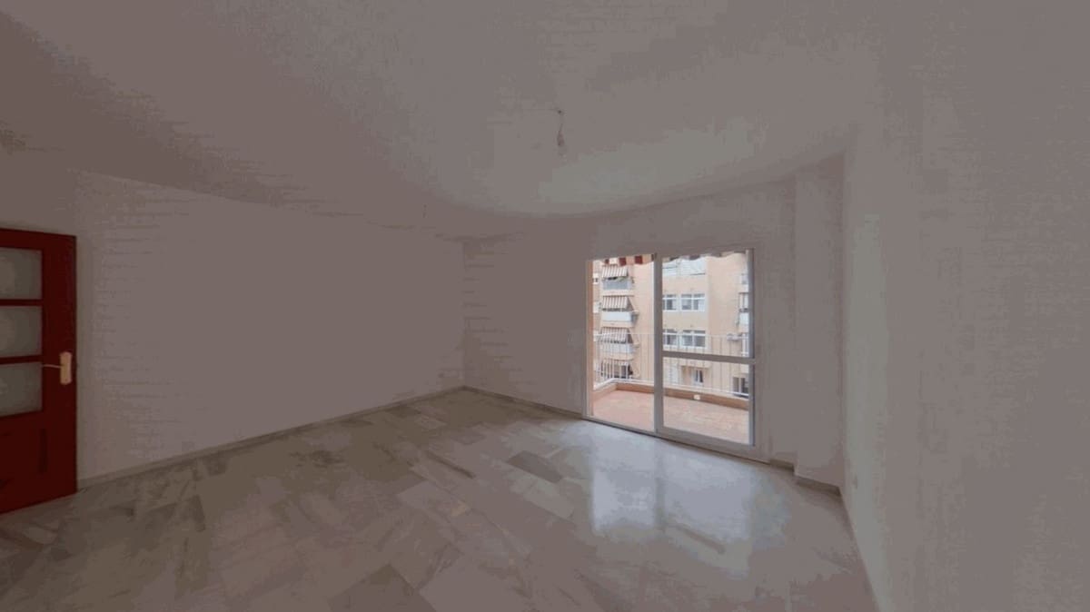 2 sovrum Lägenhet till salu i Estepona - 237 000 € (Ref: 9521914)