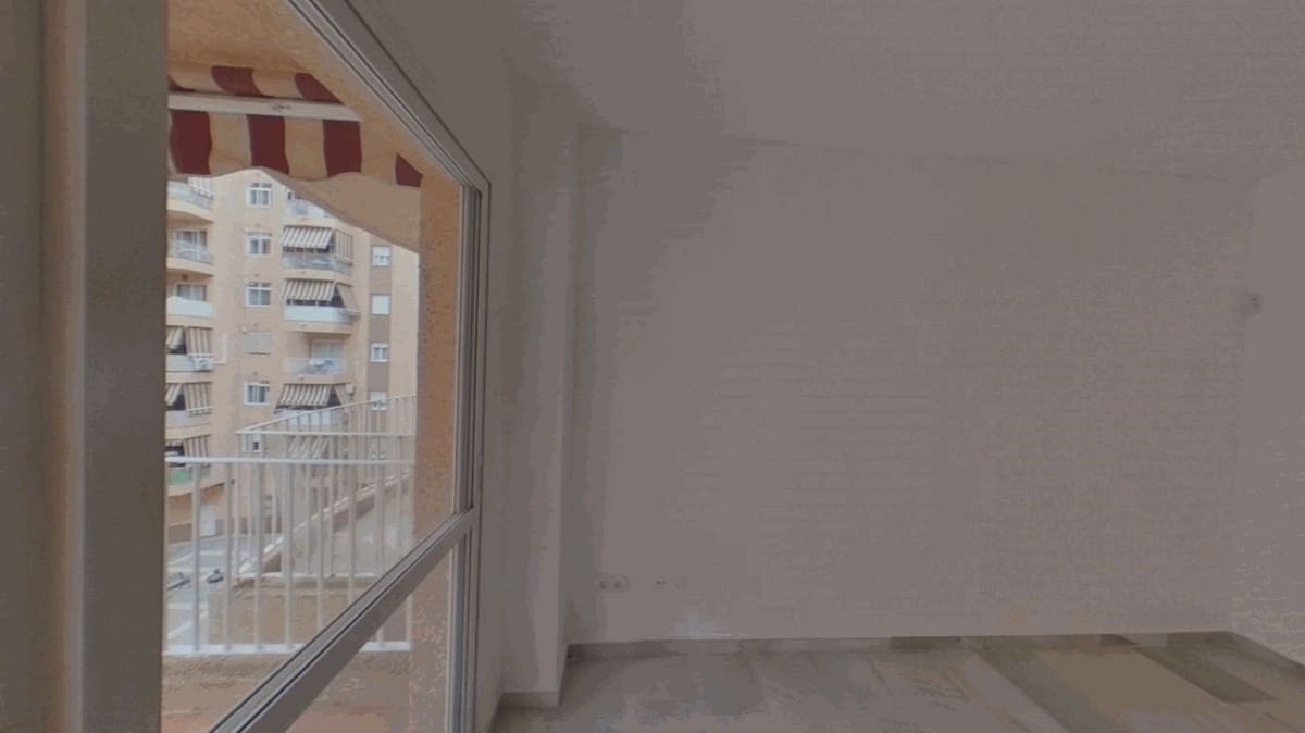 2 sovrum Lägenhet till salu i Estepona - 237 000 € (Ref: 9521914)