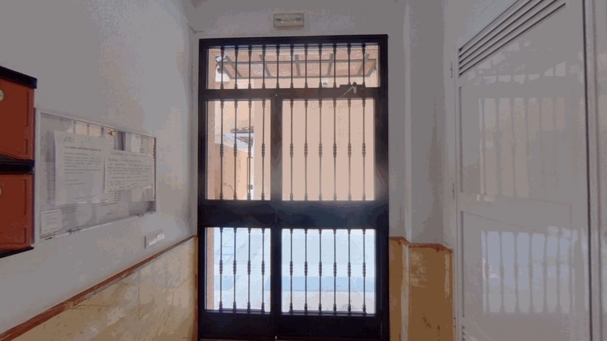 2 sovrum Lägenhet till salu i Estepona - 237 000 € (Ref: 9521914)