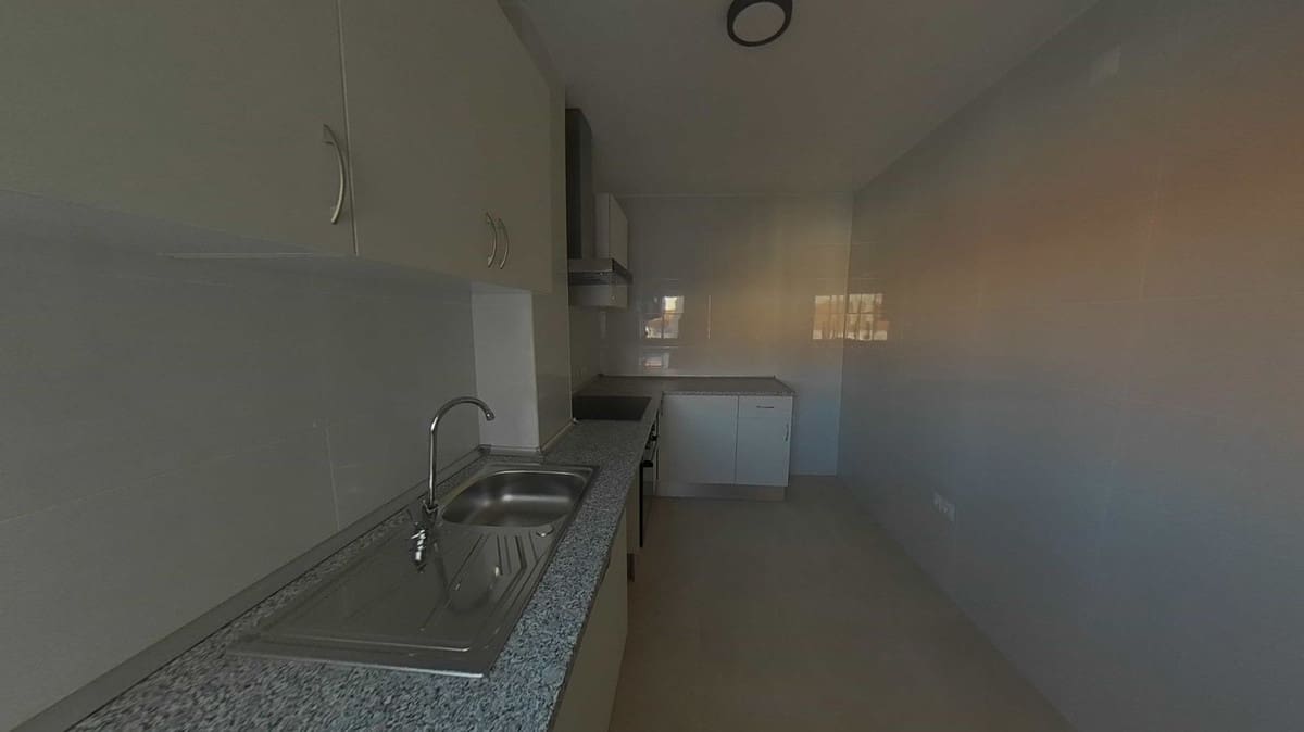 3 bedroom Apartment for sale in Estepona - € 204,000 (Ref: 9521915)