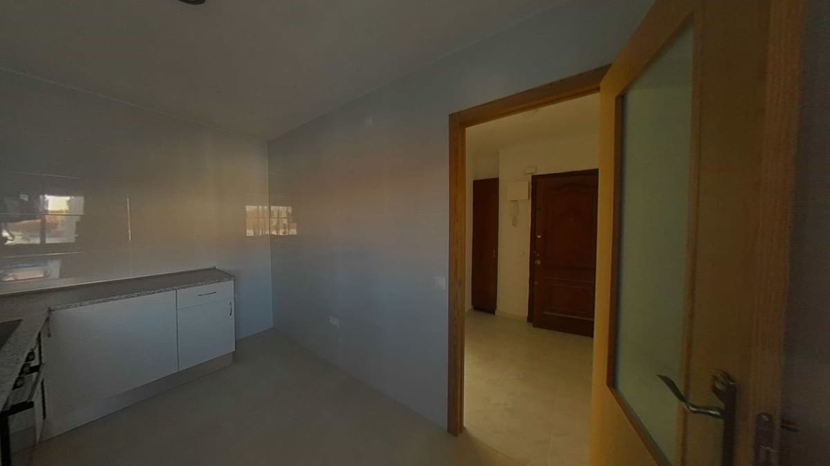 3 bedroom Apartment for sale in Estepona - € 204,000 (Ref: 9521915)