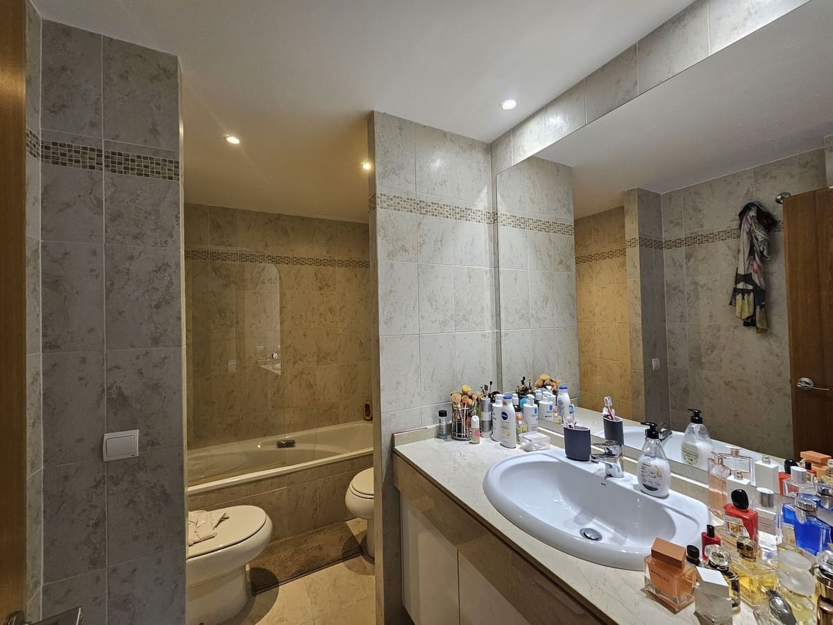 3 slaapkamer Appartement te koop in New Golden Mile met zwembad garage - € 480.000 (Ref: 9532010)