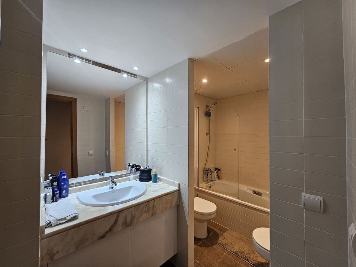 3 sypialnia Apartament na sprzedaż w New Golden Mile z basenem garażem - 480 000 € (Ref: 9532010)