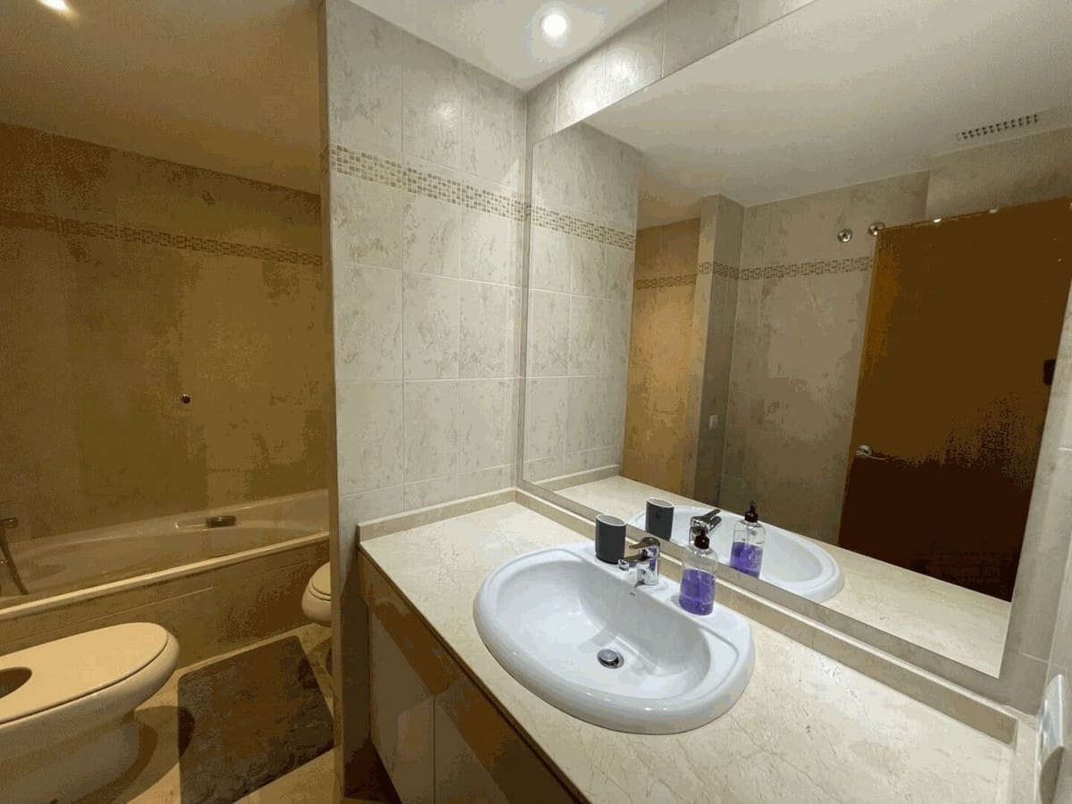 3 sypialnia Apartament na sprzedaż w New Golden Mile z basenem garażem - 480 000 € (Ref: 9532010)