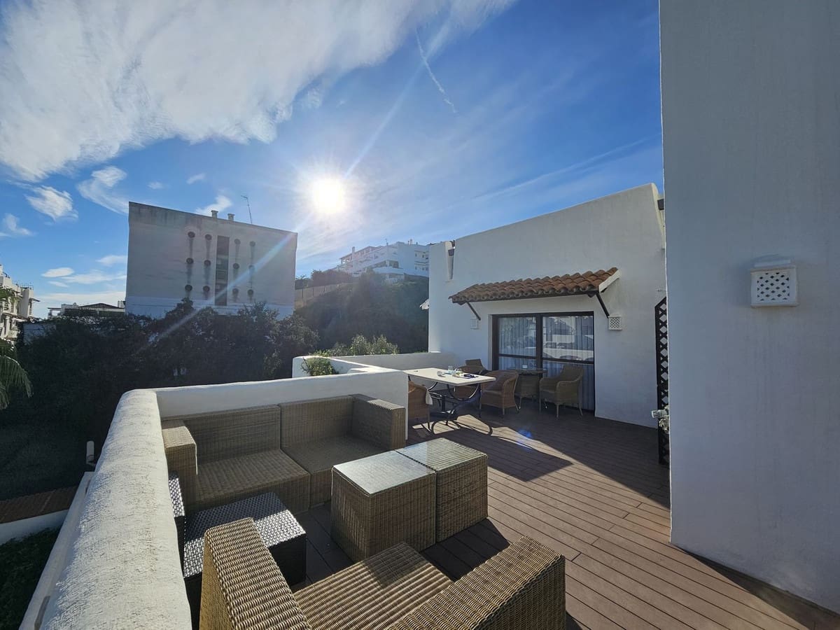3 bedroom Apartment for sale in New Golden Mile with pool garage - € 480,000 (Ref: 9532010)