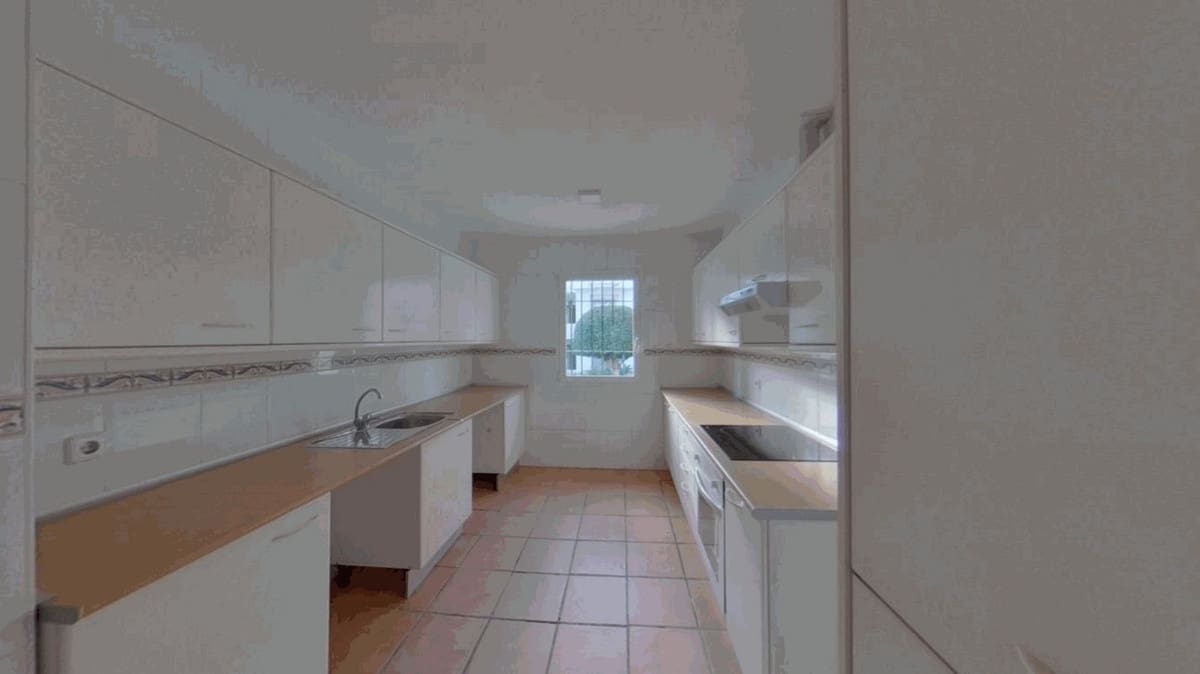 3 soveværelse Strandlejlighed til salg i Estepona med swimmingpool - € 495.000 (Ref: 9532520)