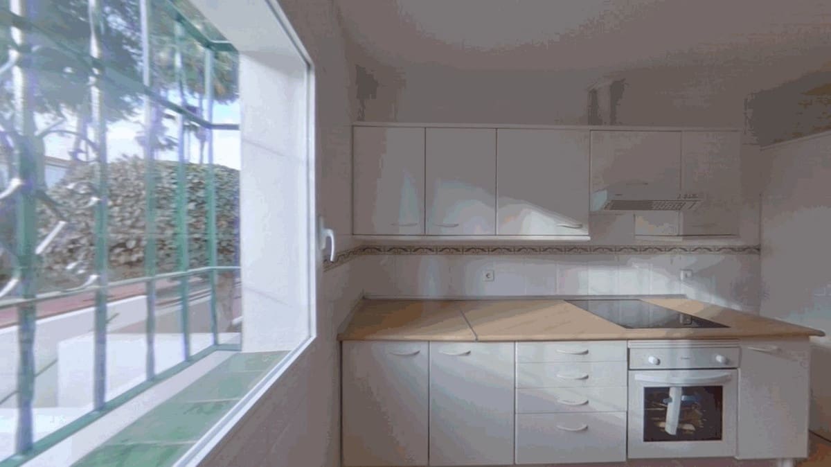 3 soveværelse Strandlejlighed til salg i Estepona med swimmingpool - € 495.000 (Ref: 9532520)