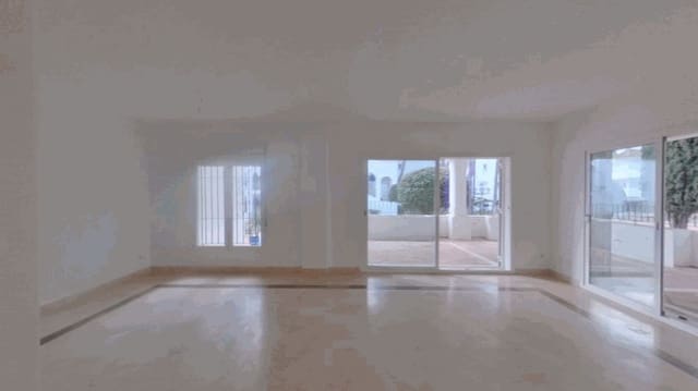 Apartamento Playa de 3 habitaciones en Estepona en venta con piscina - 495.000 € (Ref: 9532520)