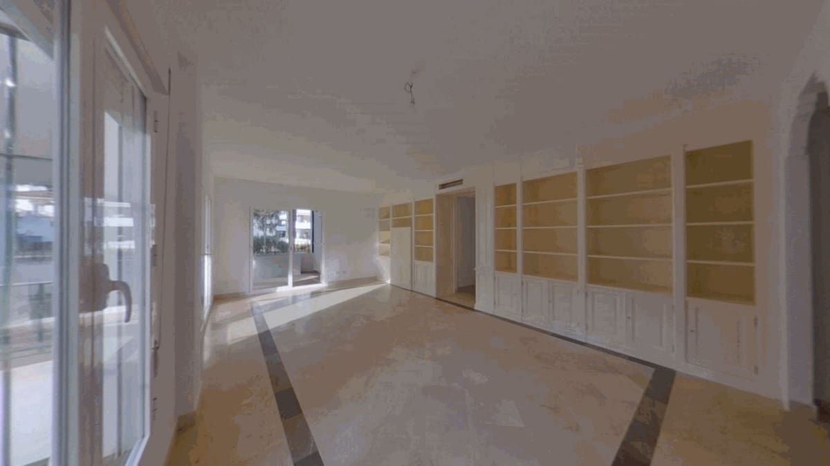 3 makuuhuone Ranta-asunto myytävänä paikassa Estepona mukana uima-altaan - 495 000 € (Ref: 9532520)