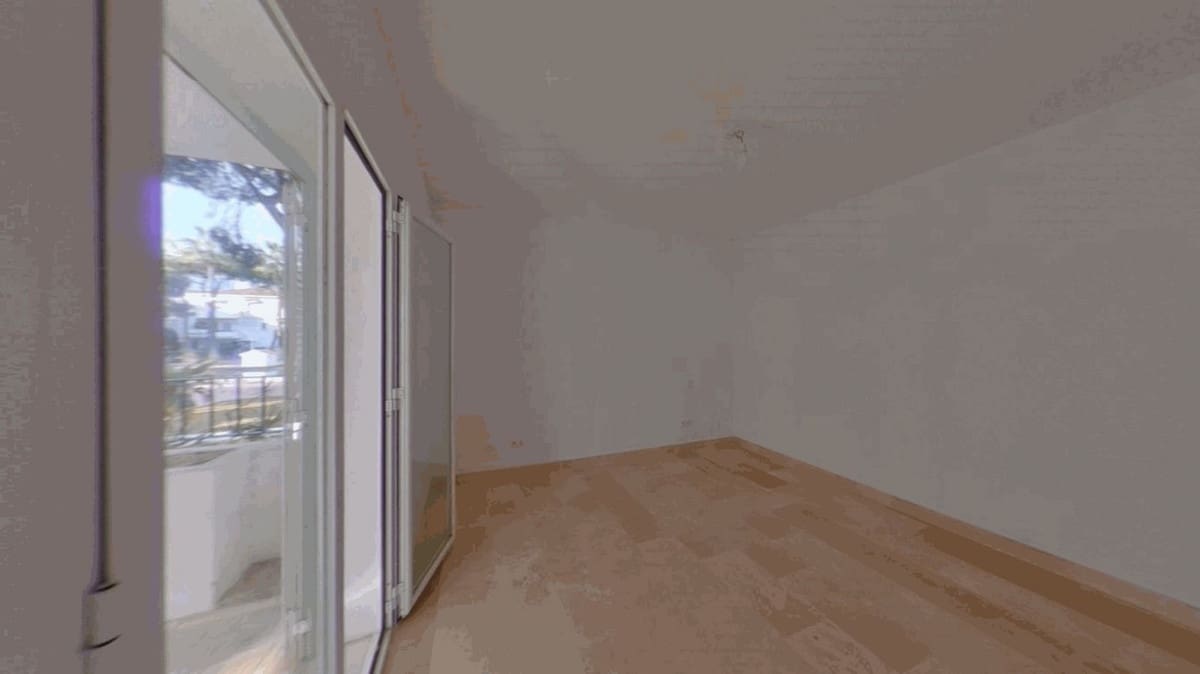 3 makuuhuone Ranta-asunto myytävänä paikassa Estepona mukana uima-altaan - 495 000 € (Ref: 9532520)
