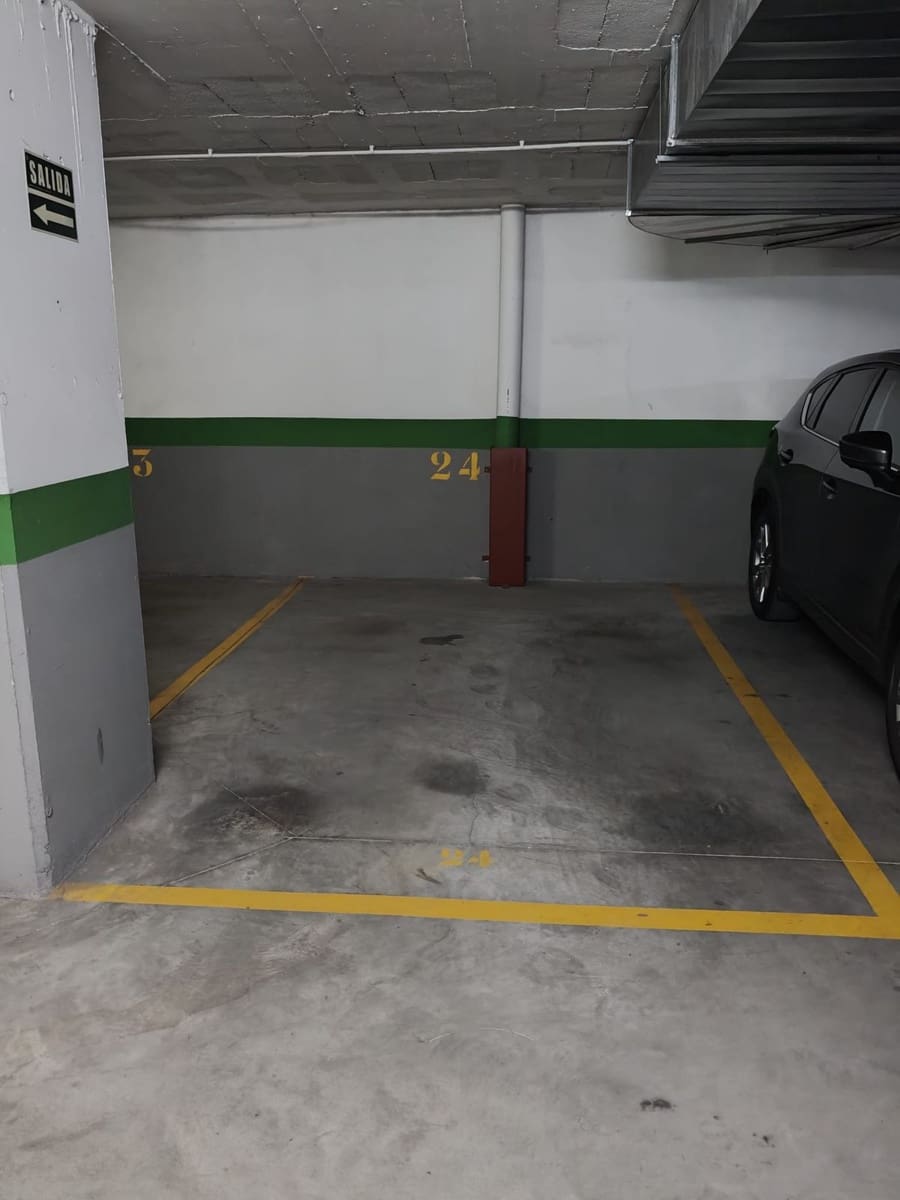 Autotalli myytävänä paikassa Estepona - 40 000 € (Ref: 9542082)