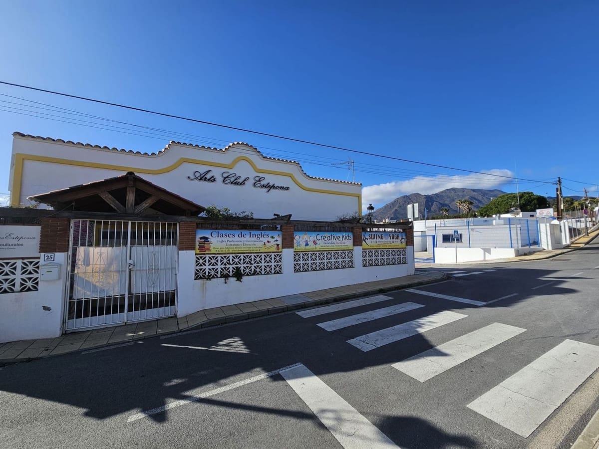 Komercyjne na sprzedaż w Estepona - 699 000 € (Ref: 9548613)