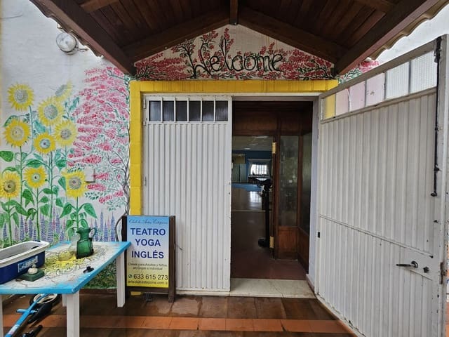 Kommersiell till salu i Estepona - 699 000 € (Ref: 9548613)