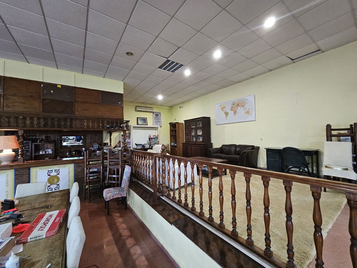 Commercial for sale in Estepona - € 699,000 (Ref: 9548613)