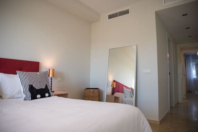 2 sypialnia Apartament na sprzedaż w La Duquesa / Puerto de la Duquesa, Manilva z basenem garażem - 260 000 € (Ref: 9588355)