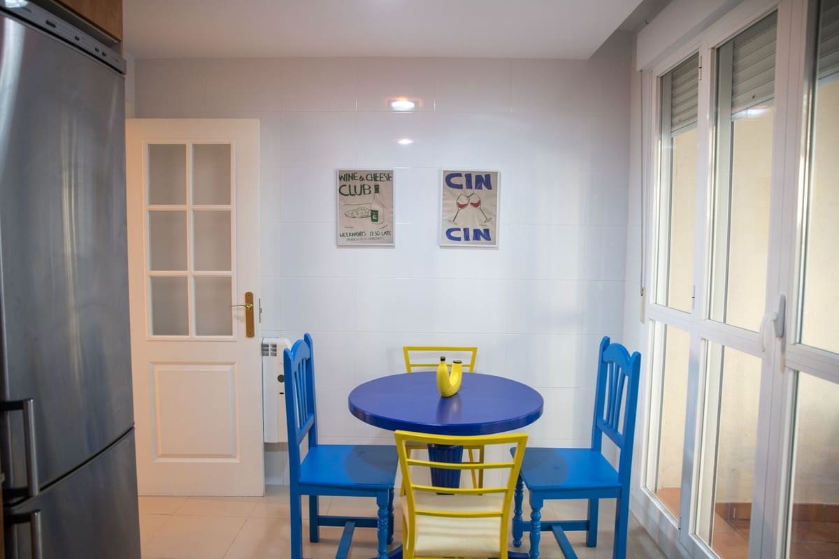 2 sypialnia Apartament na sprzedaż w La Duquesa / Puerto de la Duquesa z basenem garażem - 260 000 € (Ref: 9588355)