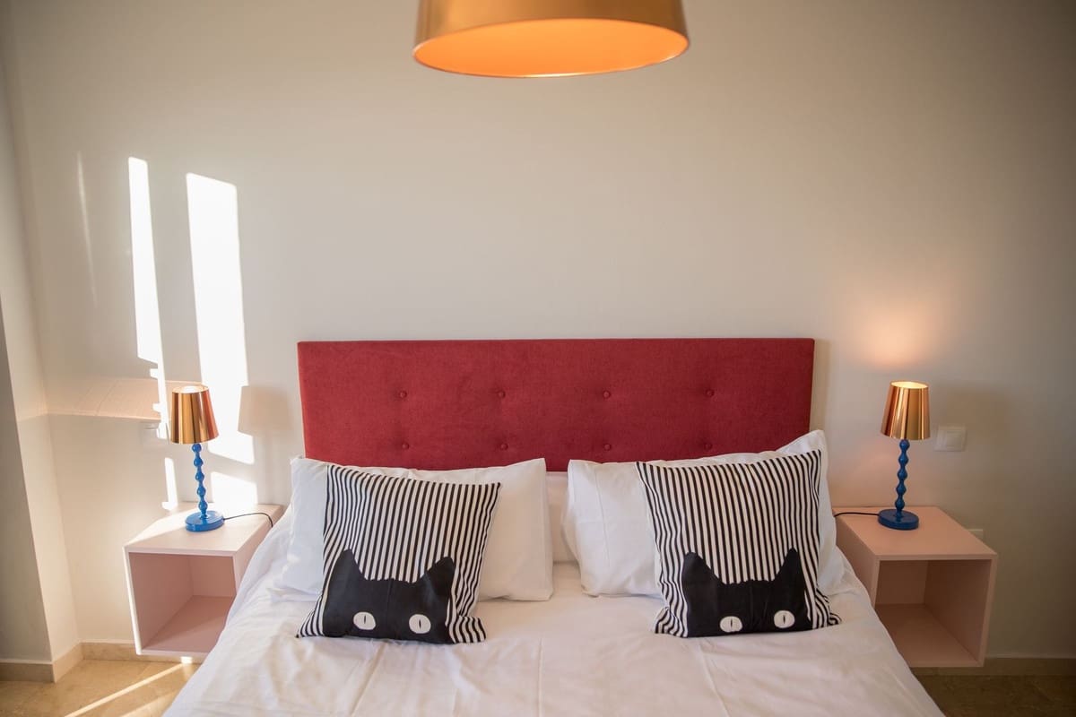 2 sypialnia Apartament na sprzedaż w La Duquesa / Puerto de la Duquesa z basenem garażem - 260 000 € (Ref: 9588355)