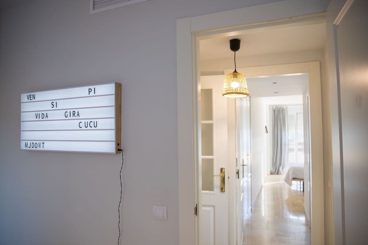 2 sypialnia Apartament na sprzedaż w La Duquesa / Puerto de la Duquesa z basenem garażem - 260 000 € (Ref: 9588355)