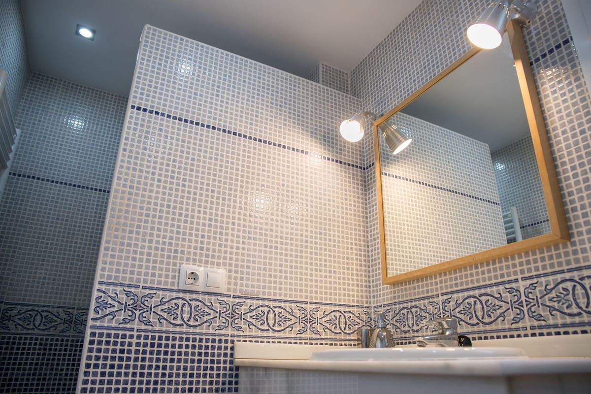 2 sypialnia Apartament na sprzedaż w La Duquesa / Puerto de la Duquesa z basenem garażem - 260 000 € (Ref: 9588355)