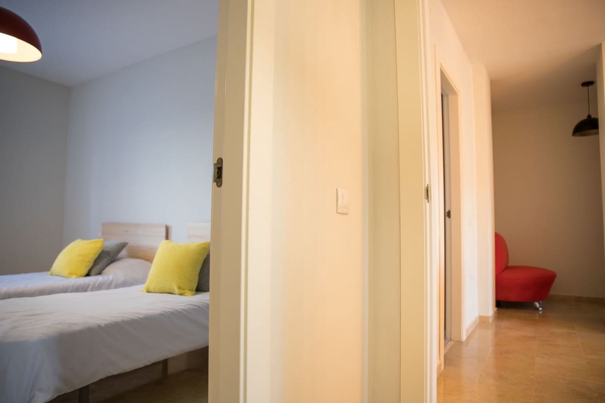 2 bedroom Apartment for sale in La Duquesa / Puerto de la Duquesa with pool garage - € 255,000 (Ref: 9588355)