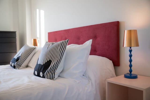 2 quarto Apartamento para venda em La Duquesa / Puerto de la Duquesa, Manilva com piscina garagem - 255 000 € (Ref: 9588355)