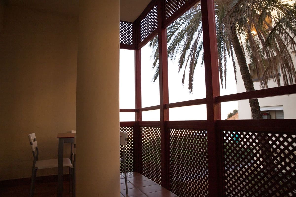 2 bedroom Apartment for sale in La Duquesa / Puerto de la Duquesa with pool garage - € 255,000 (Ref: 9588355)