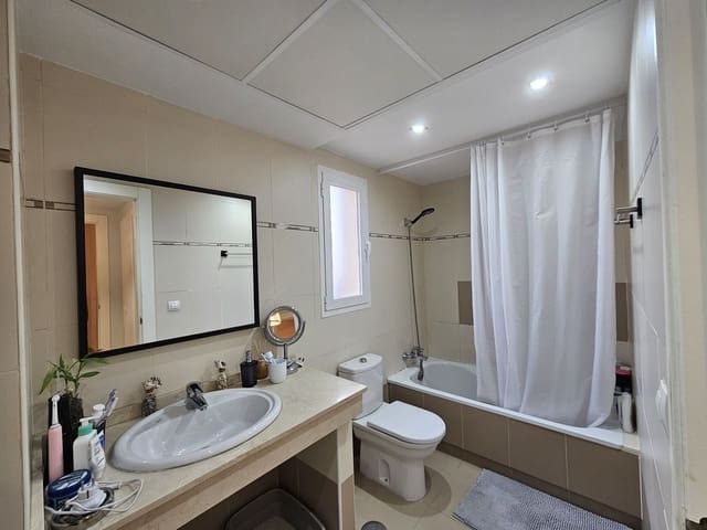 2 bedroom Apartment for sale in La Duquesa / Puerto de la Duquesa, Manilva with pool garage - € 236,500 (Ref: 9588355)