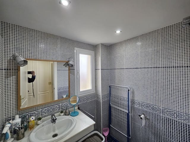 2 bedroom Apartment for sale in La Duquesa / Puerto de la Duquesa, Manilva with pool garage - € 236,500 (Ref: 9588355)