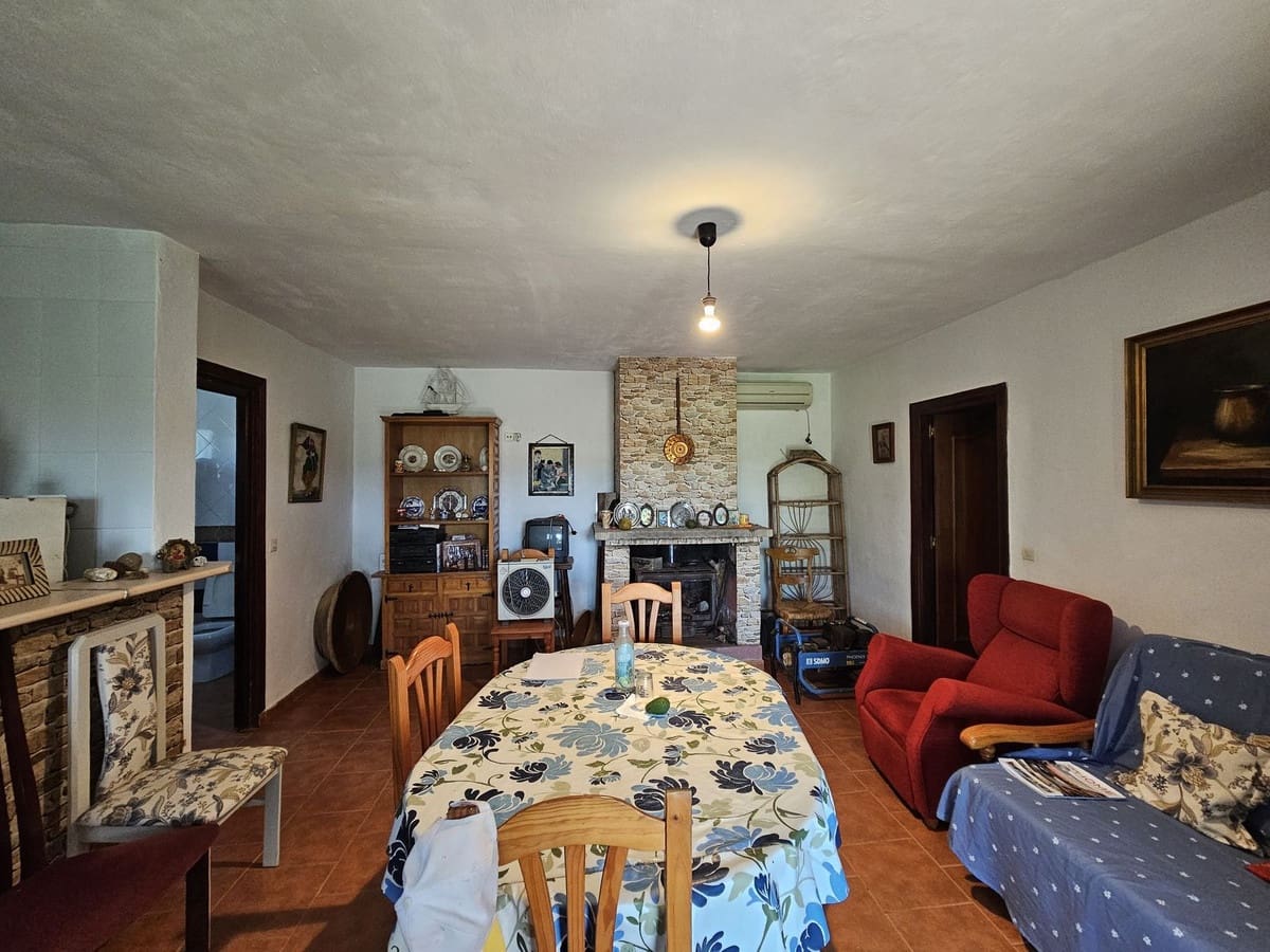 2 soveværelse Finca/Landehus til salg i Casares med swimmingpool - € 325.000 (Ref: 9606423)